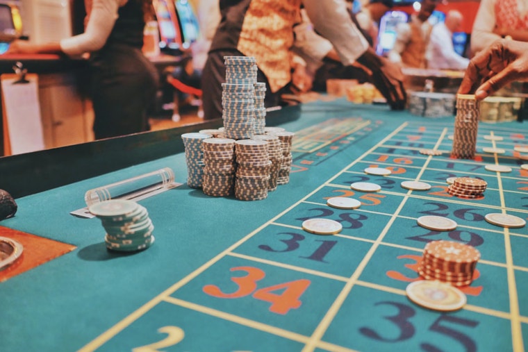 Queens Casino Ups the Ante With NYC’s First Live Dealer Tables