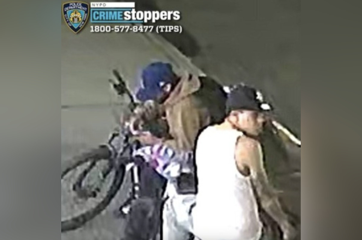 Queens Police Seek Two Suspects in Robbery Pattern