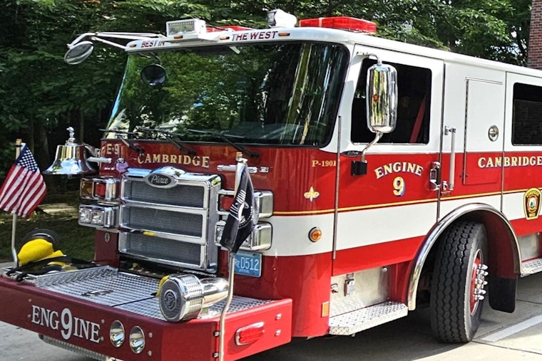 Quick-Acting Crews Snuff Garden Street Porch Blaze In Cambridge