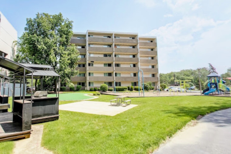 Richton Park Tower Deal: Investors Drop $30 Million On 270 Apartments