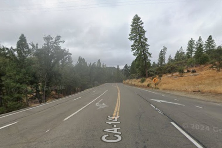 Rockslide Slams Yosemite’s Main Mariposa Route, Strands Valley-Bound Crowd