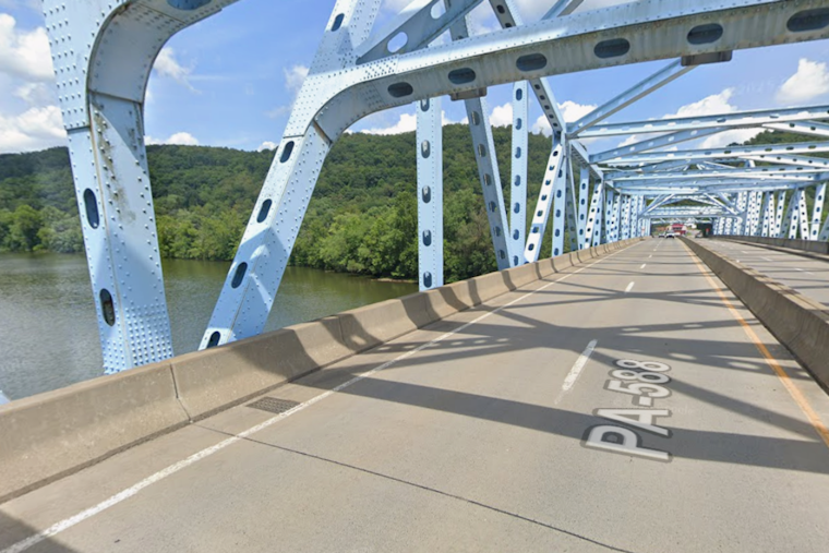 Runaway Beaver Falls Barge Jams Dam, Bridges Briefly Shut