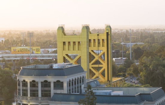 Sacramento Wakes In Foggy Haze Before Sunny Skies Steal The Show