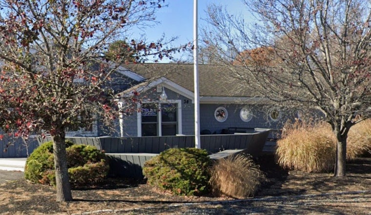 Salisbury Beach Snags Post‑Oak Smokehouse With Front-Row Pit Tours