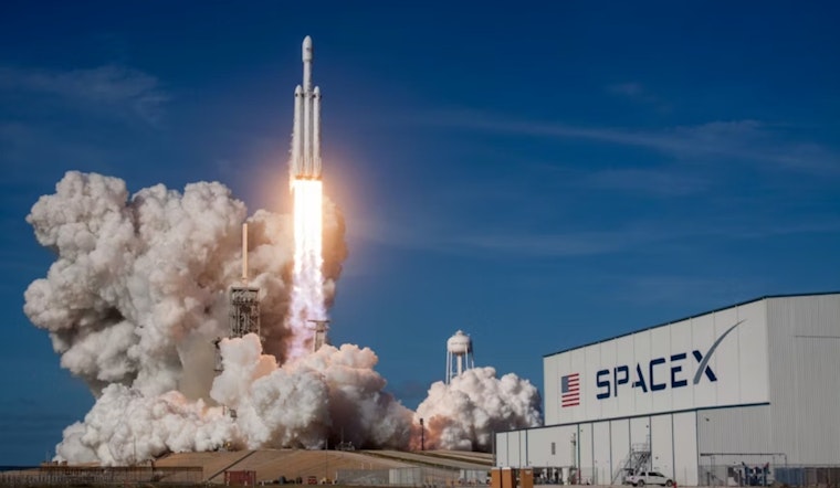 San Diego Sky Loses It as SpaceX 'Jellyfish' Rocket Blazes Over County