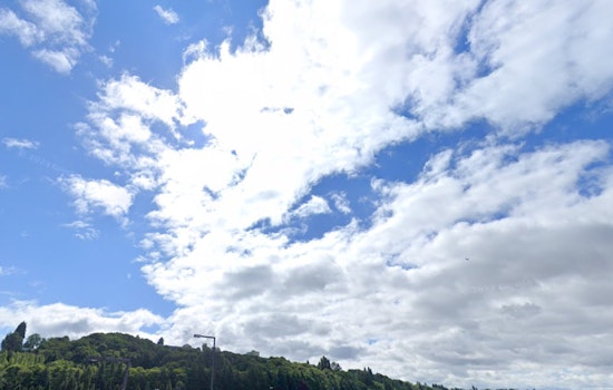 Seattle Scrambles To Savor Last Sunny Day Before Midweek Soaker