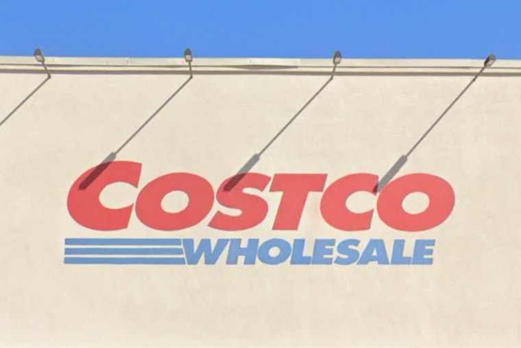 Seattle Showdown: Costco’s $4.99 Rotisserie Chicken Faces Salmonella Suit
