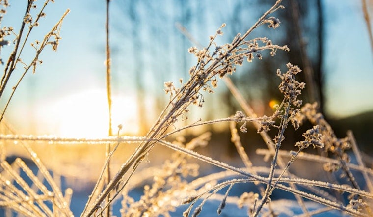 Seattle Shivers At Sunrise, Breaks Out The Shades By Afternoon