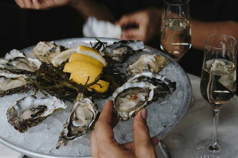 Secretive Bull Moose Lounge Brings High-Priced Hush to Oyster Bay Nights
