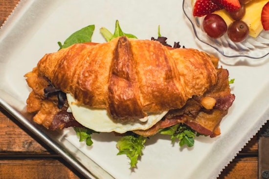 Six Years In The Rough, Fairway Tavern Swings Back To Life At Ewa Villages