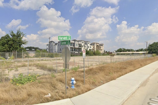 Skybridge Showdown On Center Street As 172 New Apartments Roil Houston Block