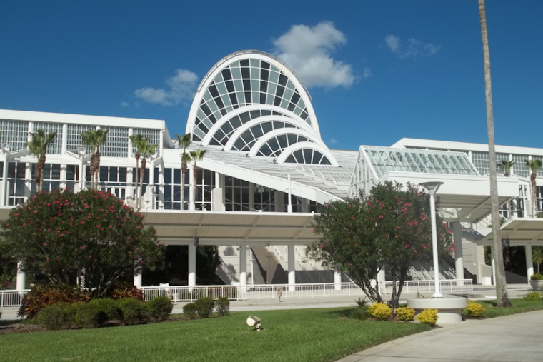 Smoky Scare Clouds Ulta Beauty World Setup At Orlando Convention Center