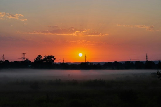 Smoky Sunrise Chokes Jacksonville as Steamy Weekend Moves In