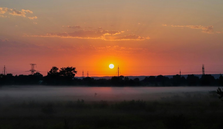 Smoky Sunrise Chokes Jacksonville as Steamy Weekend Moves In