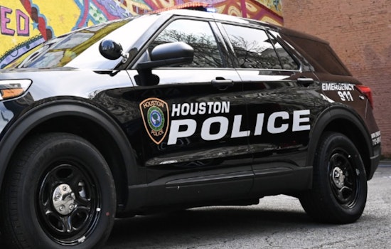 Solo Smash On Northwest Freeway Kills 22-Year-Old Houston Woman