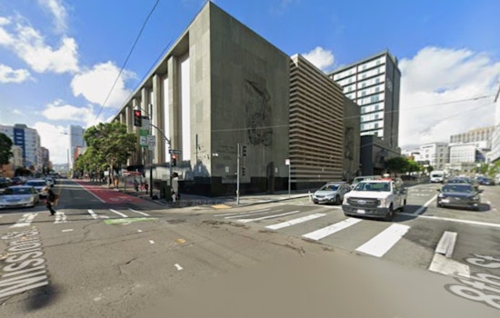 SoMa Mercedes Clips Cyclist on 8th and Mission, Then Bolts