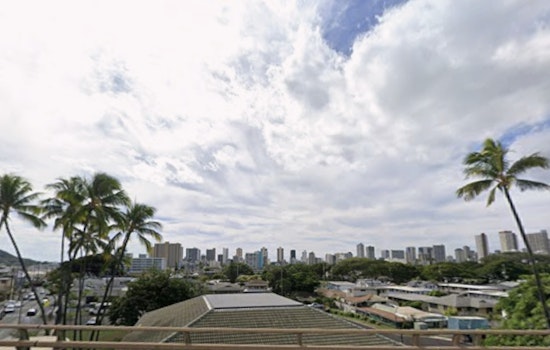 Soupy Skies And Street Floods Honolulu Stares Down Midweek Soaker