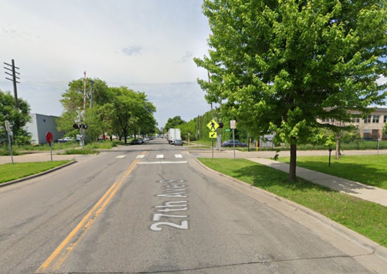 South Minneapolis Porch Fire Displaces 13 Near 27th Avenue