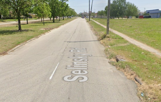 Southeast Houston Curbside Tragedy, Pedestrian Killed on Dark Selinsky Stretch