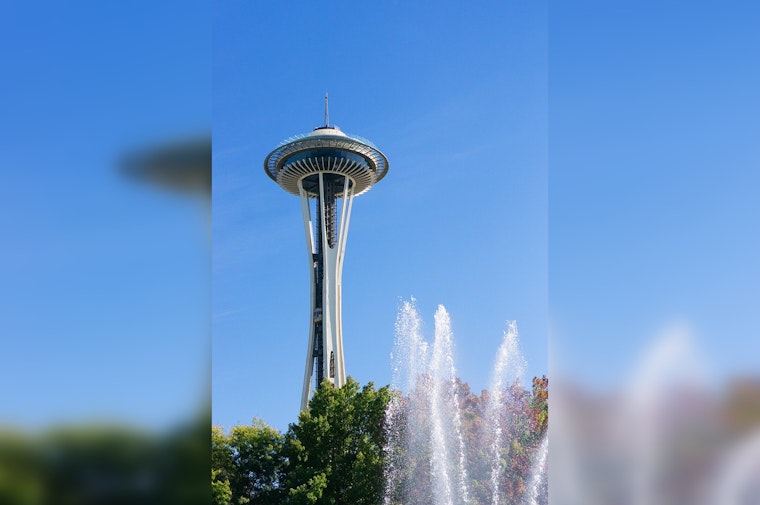 Space Needle Sky Show: Seattle Glow’s Giant Lantern Balloons Take Over Seattle Center