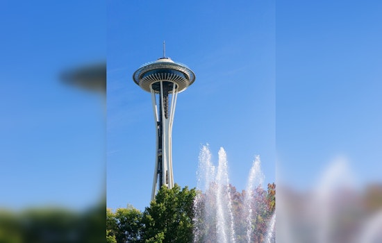 Space Needle Sky Show: Seattle Glow’s Giant Lantern Balloons Take Over Seattle Center