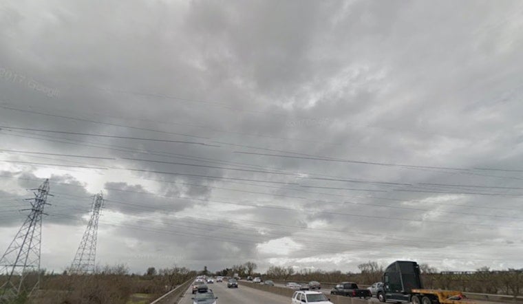 Spitty Sunday in Sacramento as South Winds Whip Up Commute