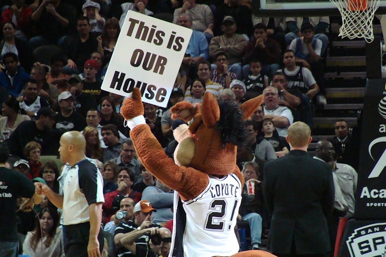Spurs Turn San Antonio Into Full-Blown Fiesta For Playoff Return