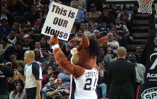 Spurs Turn San Antonio Into Full-Blown Fiesta For Playoff Return