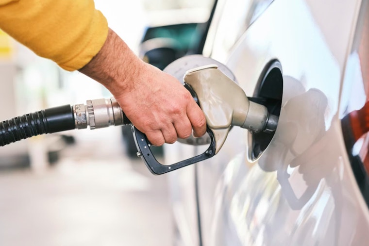 Gas Shock as St. Louis Cabbies and Lyft Drivers Get Squeezed as Prices Blow Past $4