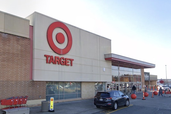 Staten Island Mall Horror as Young Worker Shot Outside Target, Boyfriend Hunted