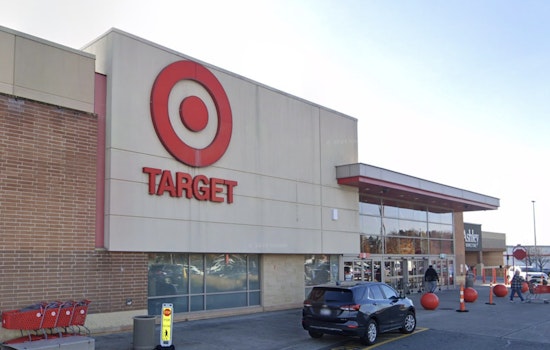 Staten Island Mall Horror as Young Worker Shot Outside Target, Boyfriend Hunted