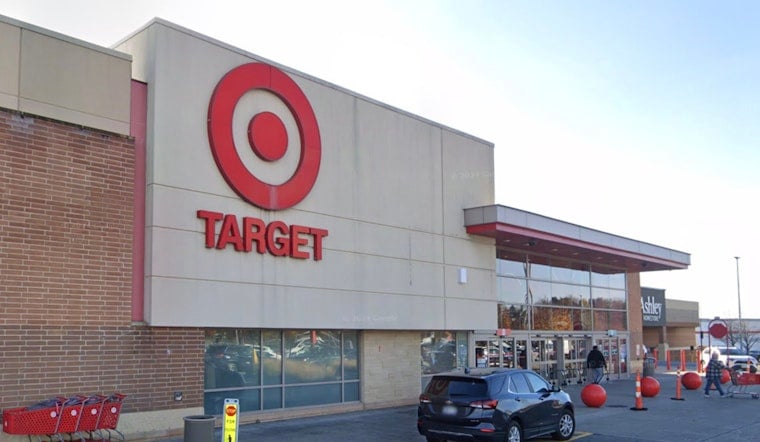 Staten Island Mall Horror as Young Worker Shot Outside Target, Boyfriend Hunted