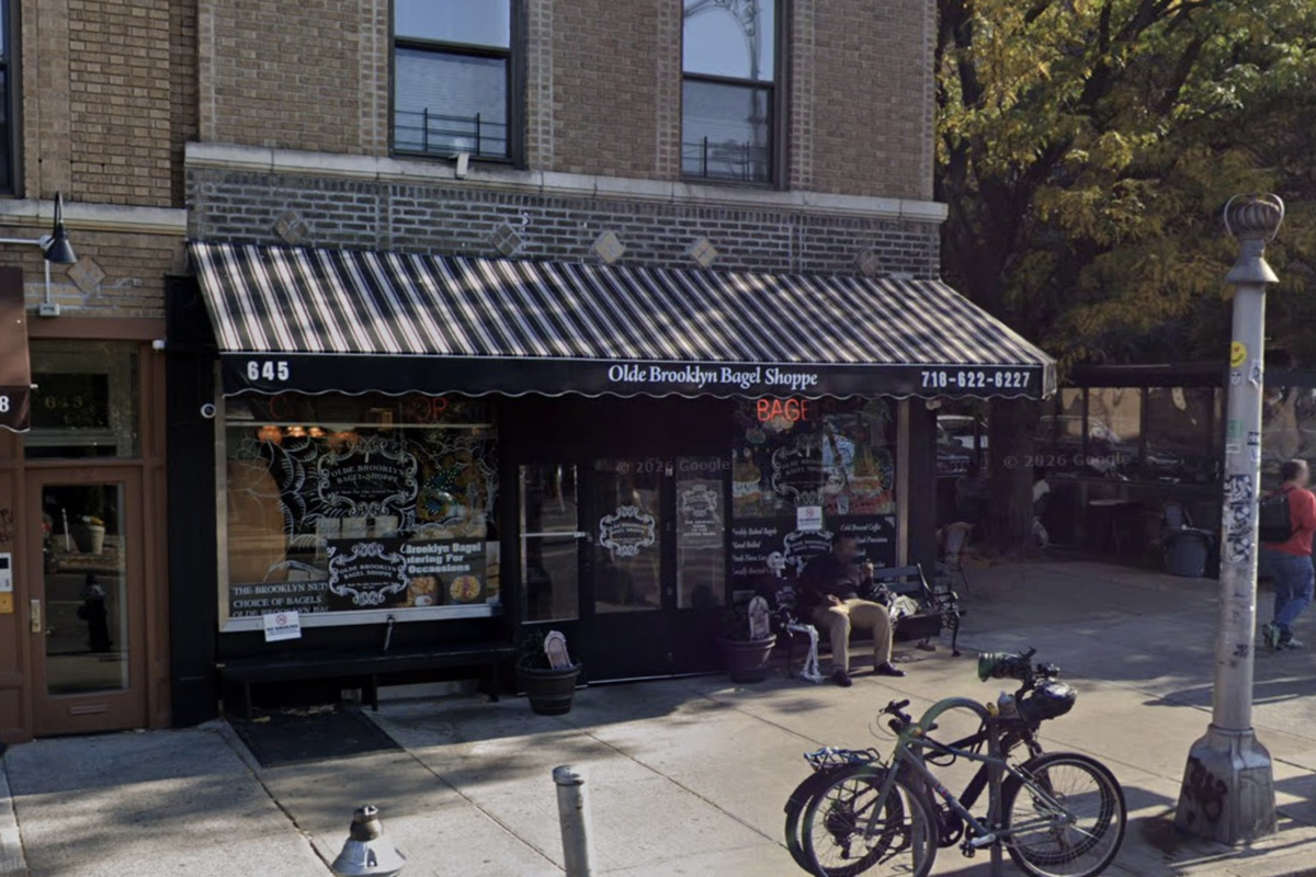 Brooklyn Heights Bagel Shop Targeted With 'Pee On Hamas' Sticker