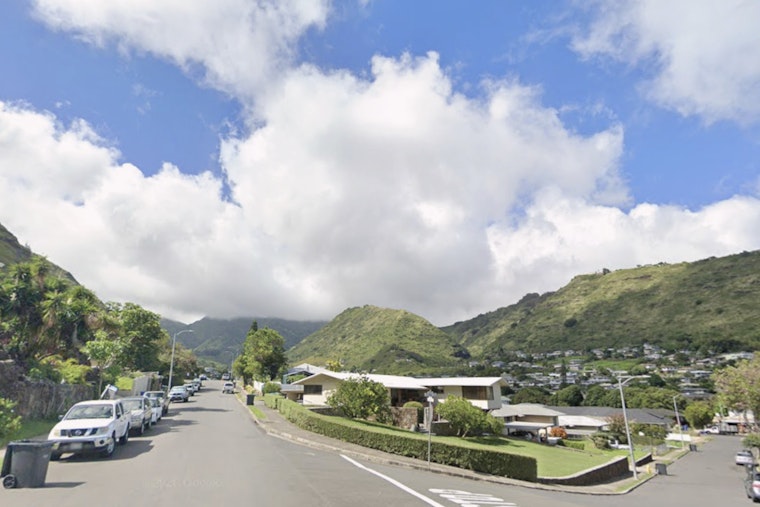 Sticky Skies, Sneaky Showers Keep Honolulu On Its Toes