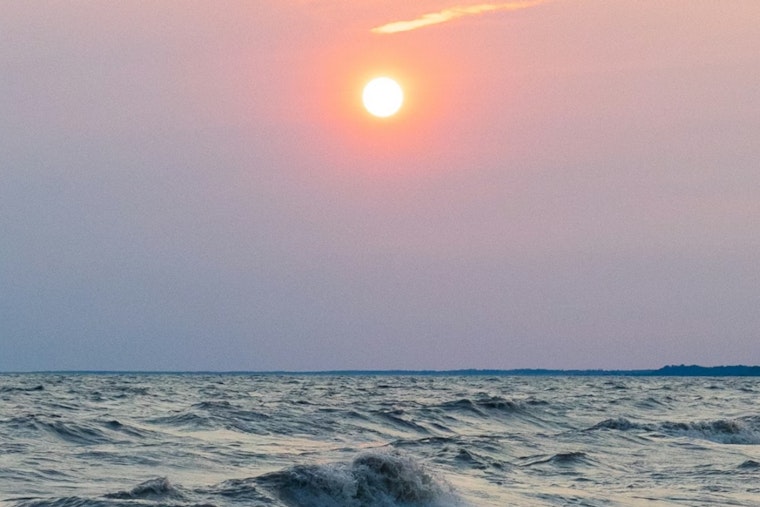 Sun and Risky Seas Tampa Bay Boaters Face Breezy Start to the Week