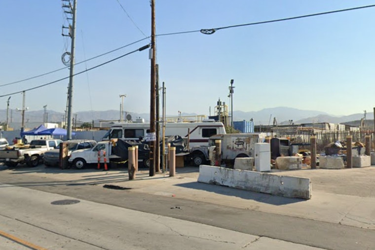 Sun Valley Scrap Yard Blaze Belches Smoke Over Tujunga Avenue