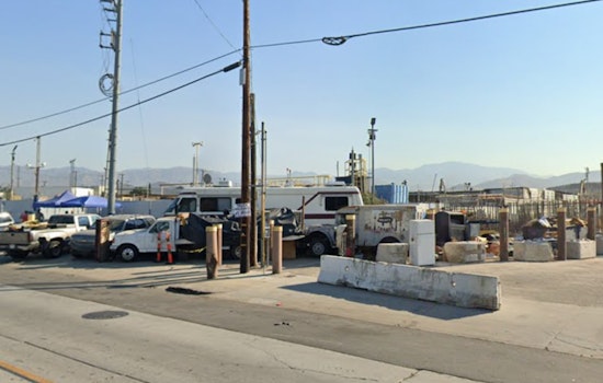 Sun Valley Scrap Yard Blaze Belches Smoke Over Tujunga Avenue