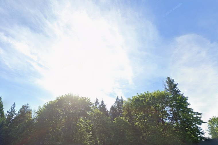 Seattle Wakes To Sun-Soaked Skies And Barely A Breeze