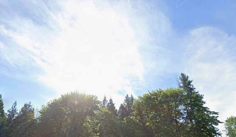 Seattle Wakes To Sun-Soaked Skies And Barely A Breeze