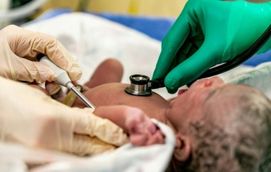 Tampa Baby Hurt In Home Birth, State Puts Midwife On The Hot Seat