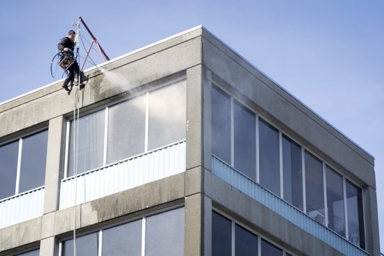 Times Square Tourists Stare As FDNY Hauls Dangling Window Washer To Safety
