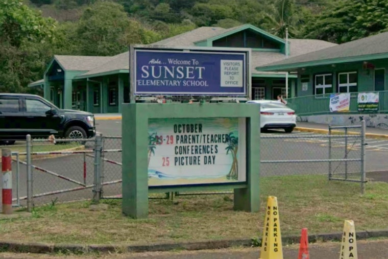 Tour Chopper Drops Into Sunset Beach Elementary After In-Flight Scare