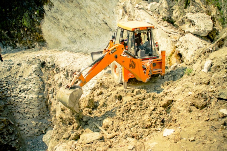 Conroe Construction Horror as Worker Killed, Another Rescued In Trench Collapse