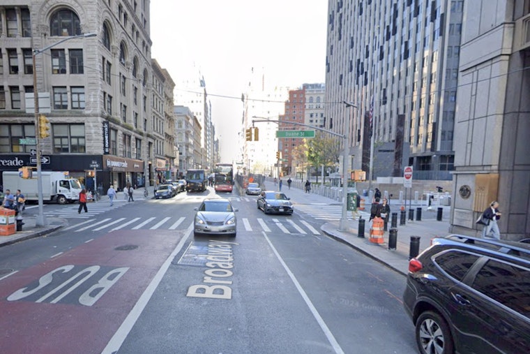 Tribeca Tower Sheds Debris, Shuts Down Reade Street
