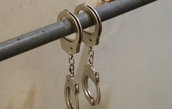 Border Bust, Cops Nab 2 Wanted Men At Laredo, Brownsville Bridges