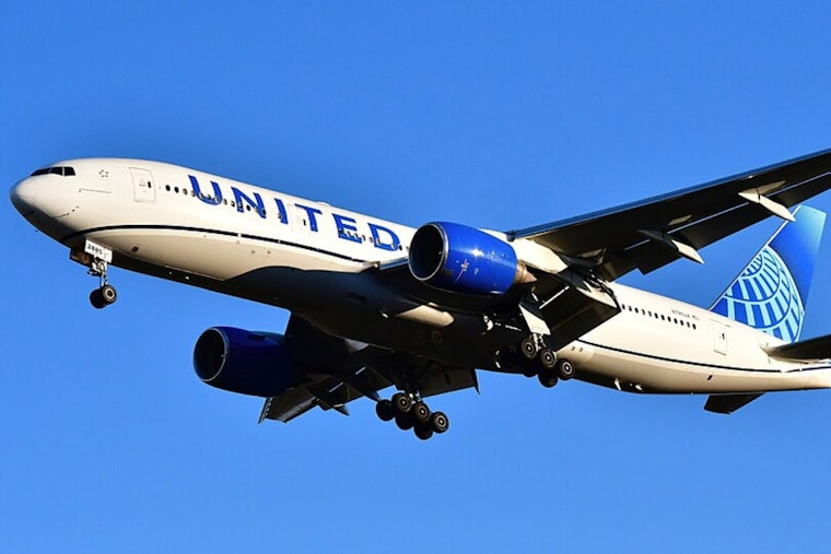 United Jet Smacks 'Red, Shiny' Drone In San Diego Skies