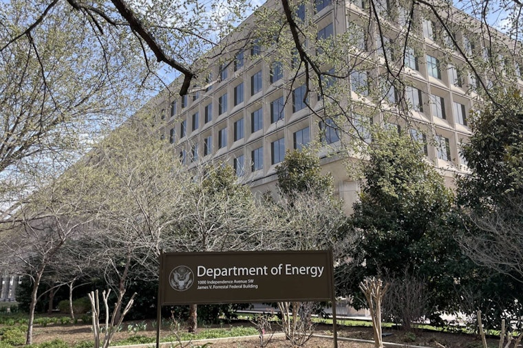 U.S. Power Trip To Caracas Puts Miami Oil Money On Edge
