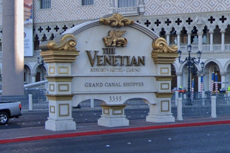 Usher Turns Venetian Pool Deck Into Strip-Side Roller Rink Frenzy