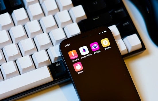 Van Nuys Pol Pushes 'Scarlet Letter' Warnings on Dating Apps