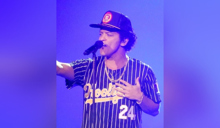 Vegas Strip Hands Bruno Mars His Own Drive In Midday Parade